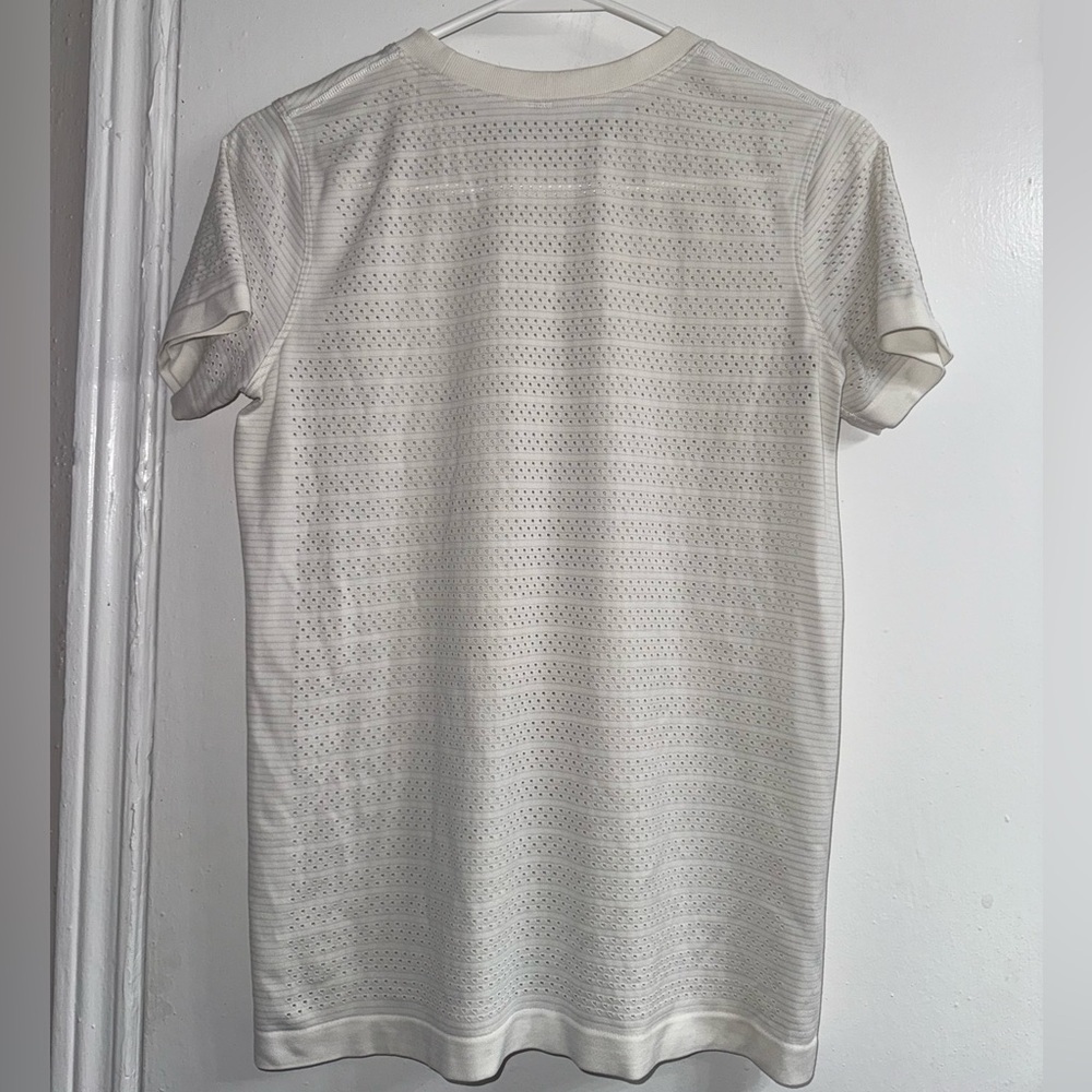 Lululemon short sleeve shirt Breeze By SS size 8 - Picture 8 of 11